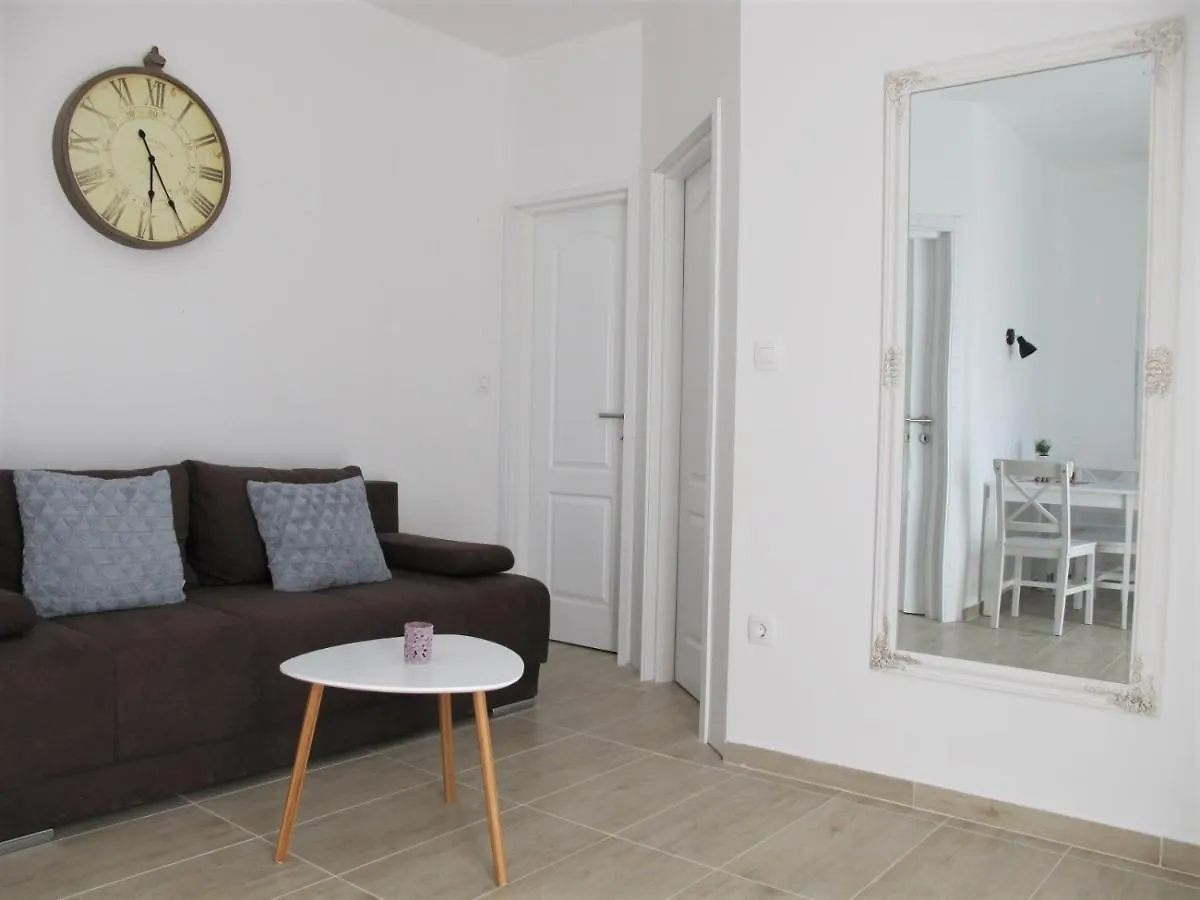 Seaeye Trogir Apartment 0*,