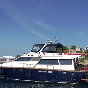 Botel Motor Boat Paloma Rea, Trogir
